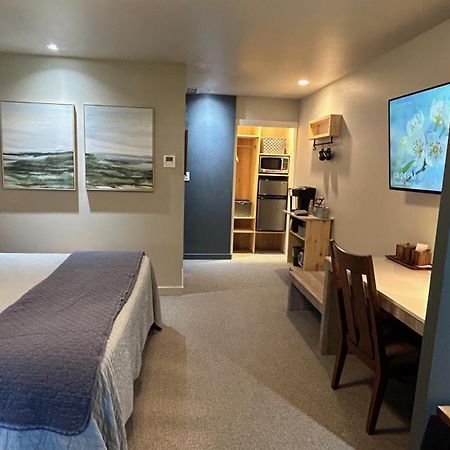 Discovery Inn ฟรายเดย์ฮาร์เบอร์ ภายนอก รูปภาพ